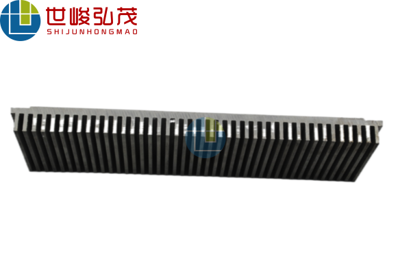 新能源汽車(chē)電源散熱器鋁型材鋁制品